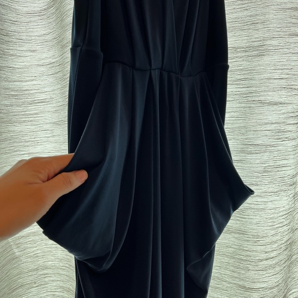 Size M ( but could fit a large) Bcbgeneration racerback navy dress w/ pockets! - Picture 3 of 6
